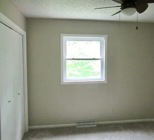 Building Photo - 1026 Illinois Dr