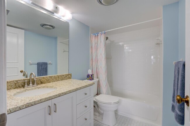 Building Photo - 300 N Hwy A1A