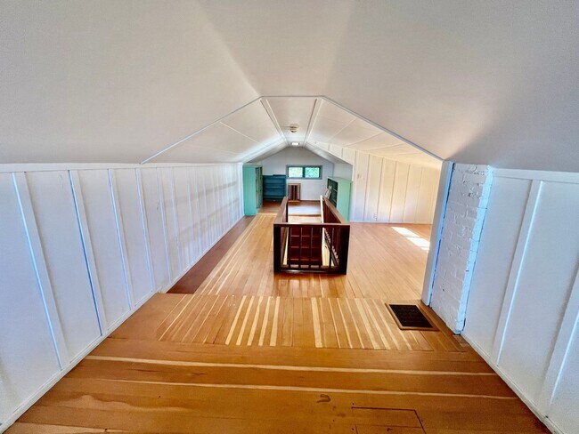 Building Photo - Charming and Accommodating Carmel-by-the-Sea Home coming soon!