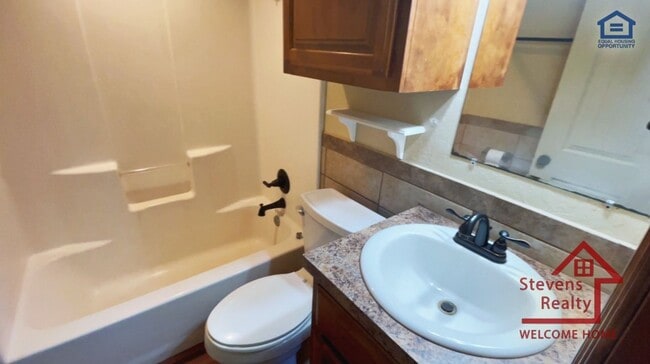 Building Photo - 1602 NW Lindy Ave