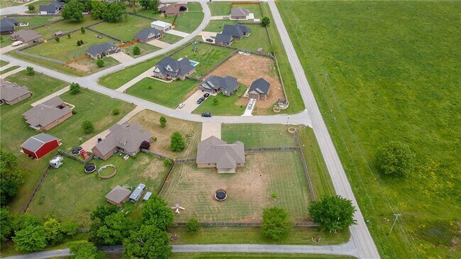 Building Photo - 13427 Meadow Ridge
