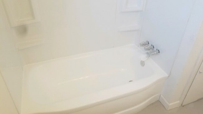 Building Photo - 1117 Evergreen Dr