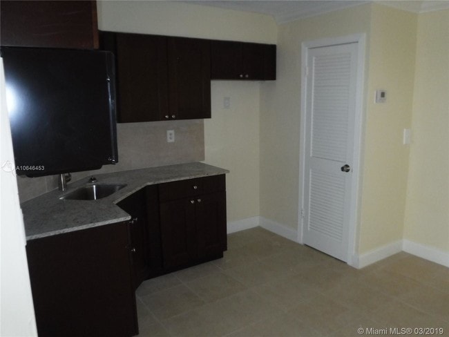 Building Photo - 2625 N Andrews Ave