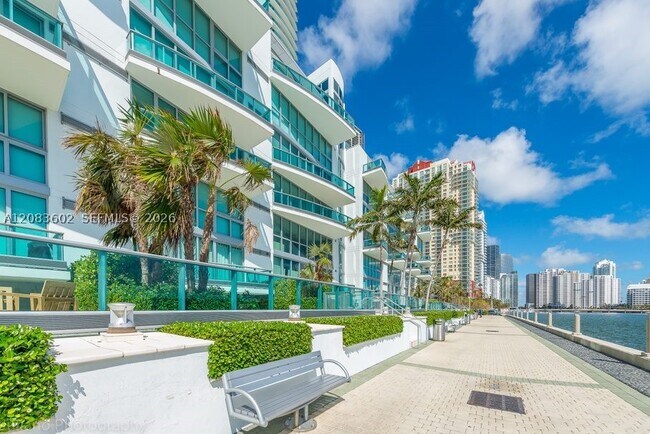 Building Photo - 1331 Brickell Bay Dr