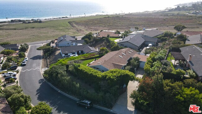Building Photo - 6249 Tapia Dr