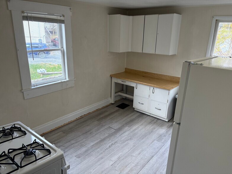 Building Photo - 370 Falling Run Rd