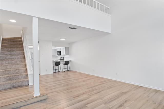Building Photo - 15221 Berry Trail
