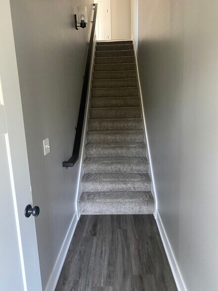 Building Photo - 2005 Franklin St