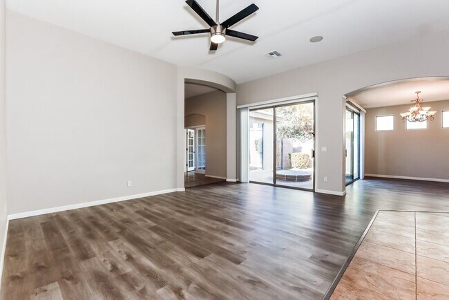 Building Photo - 2221 S Holguin Way