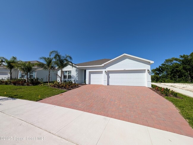 Building Photo - 2484 Landing Dr