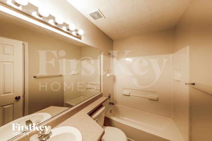 Building Photo - 443 Mountain Crest Dr