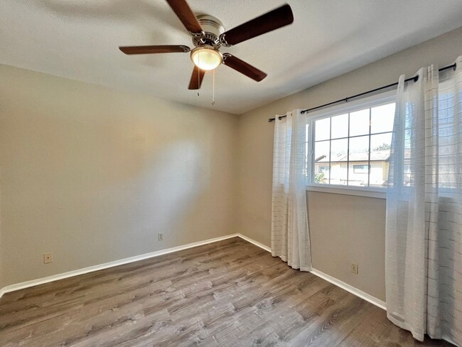 Building Photo - Charming Apartment in Gilroy