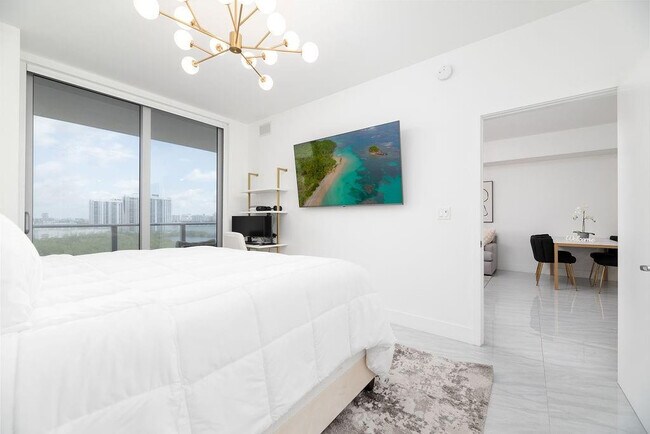 Building Photo - 16385 Biscayne Blvd