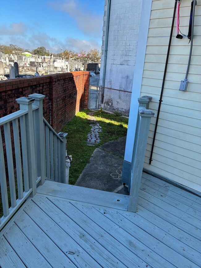 Building Photo - 117-119bottinelli