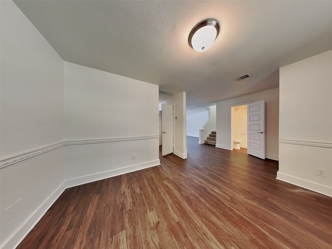 Building Photo - 26880 Hailey's Manor