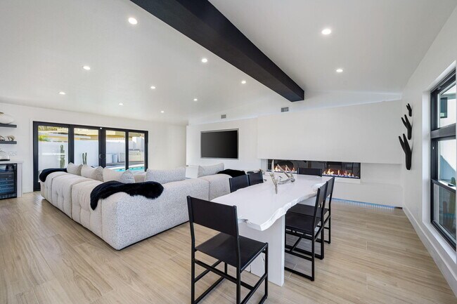 Building Photo - 47833 Sun Corral Trail