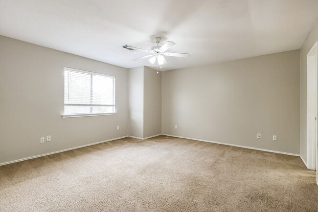 Building Photo - 19530 Sandy Bank Dr