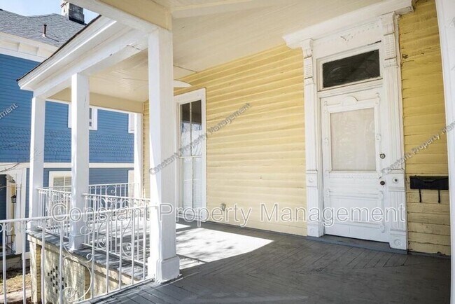 Building Photo - 979 Highland Terrace