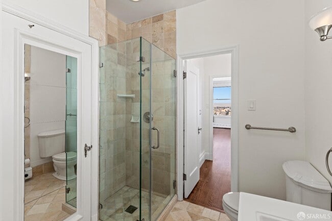 Building Photo - 1250 Jones St