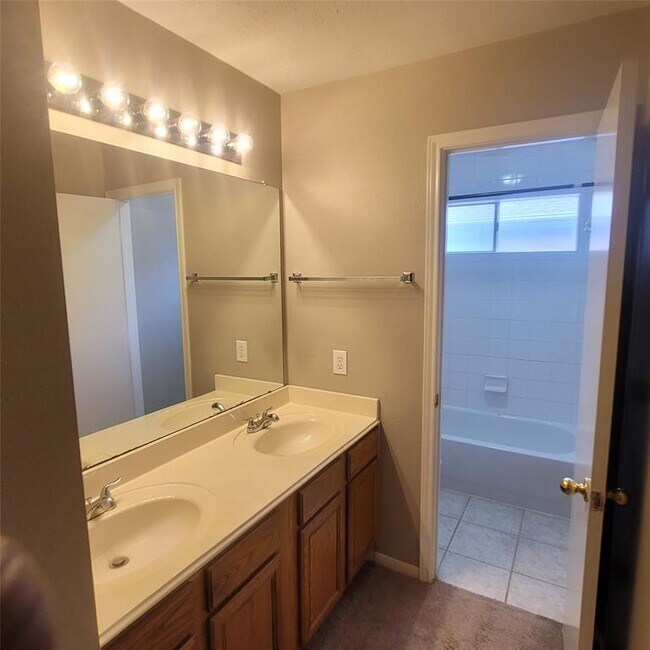 Building Photo - 1411 Hunter Ridge Ct