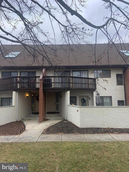 Building Photo - 640 Geneva Dr