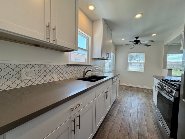 Building Photo - Charming Morningside Park Home Ready to Mo...