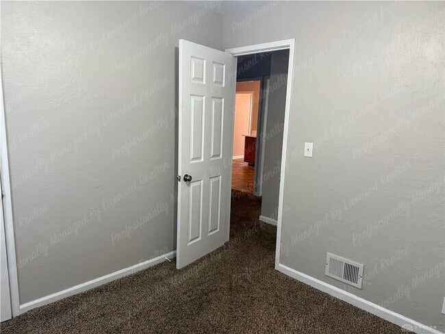 Building Photo - 4001 Ellery Ave