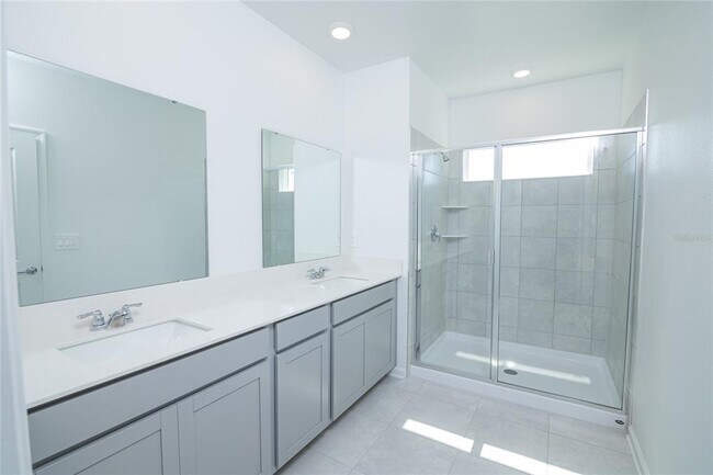 Building Photo - 2642 Runners Cir