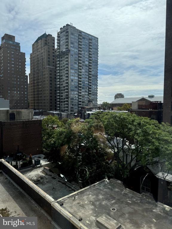 Building Photo - 2018 Walnut St