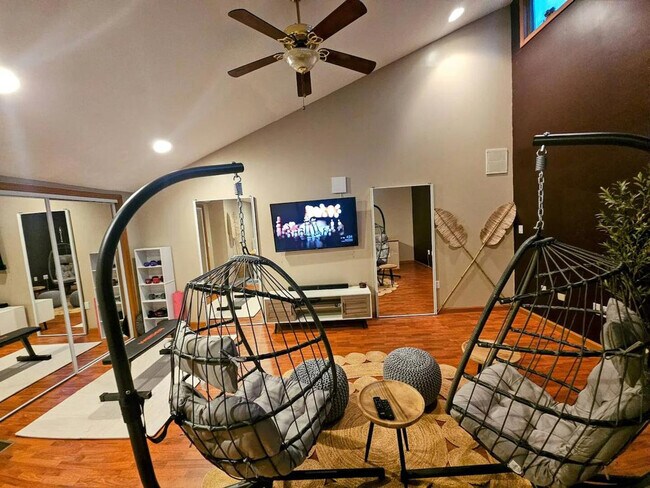 Building Photo - 152 Central Ave