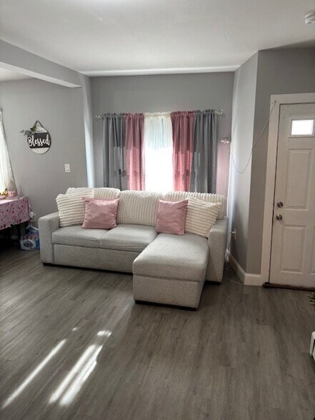 Building Photo - 408 Cass Ave