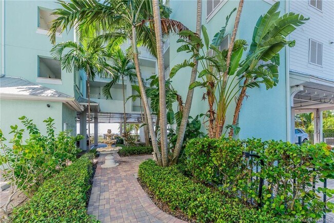 Building Photo - 715 NW Flagler Ave