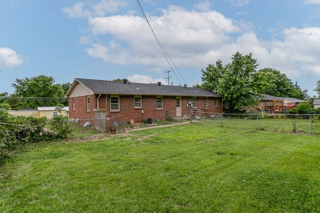 Building Photo - 3611 Rock Quarry Rd