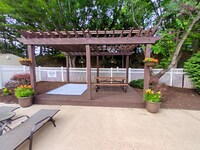 Building Photo - 600 Reusens Rd