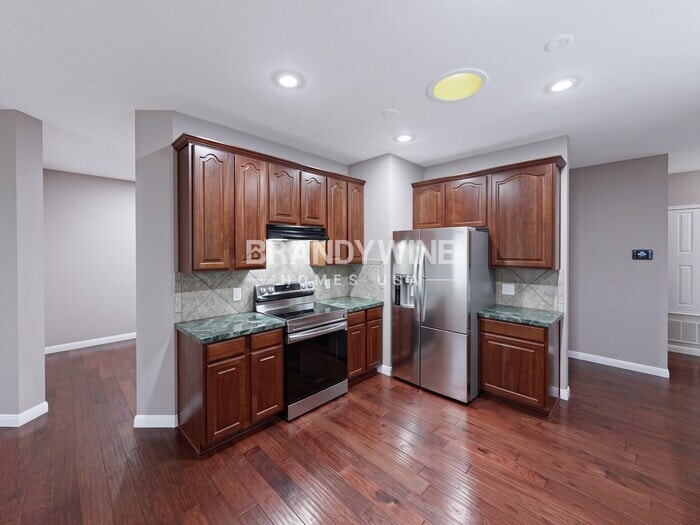 Building Photo - 1116 Roundhouse Dr