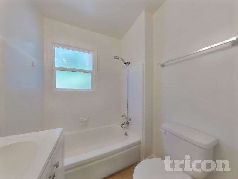 Building Photo - 107 Johnson Ave