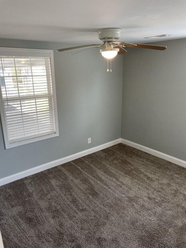 Building Photo - 313 Coles Ferry Pike