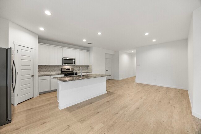 Building Photo - 2732 Misty Elm Ln