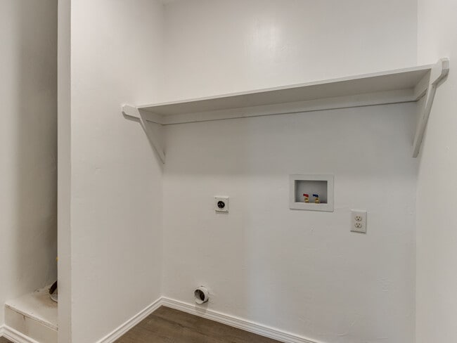 Building Photo - 3617 S Goff Ave