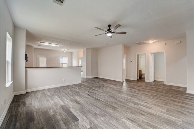 Building Photo - 315 Apache Field Ln