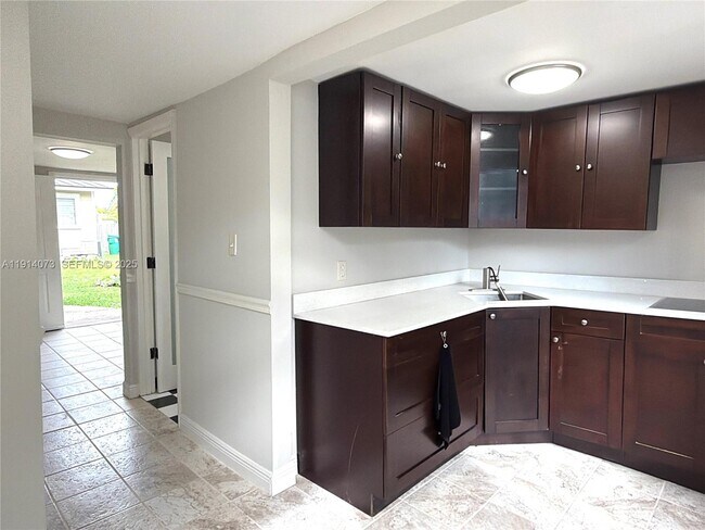 Building Photo - 1350 SW 13th St