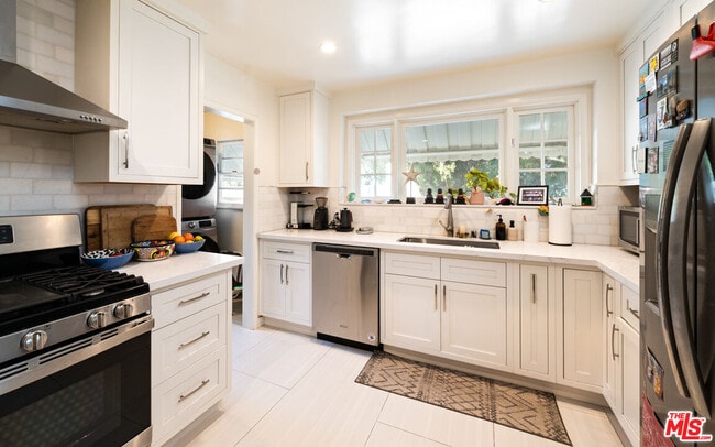 Building Photo - 11622 Sunshine Terrace