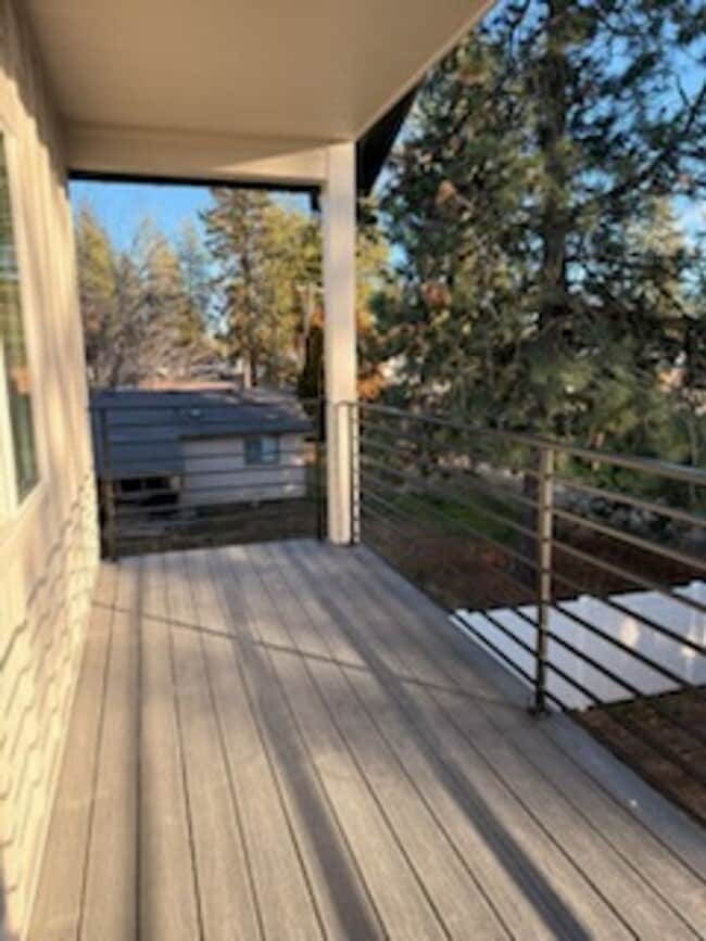 Building Photo - Duplex in Post Falls!
