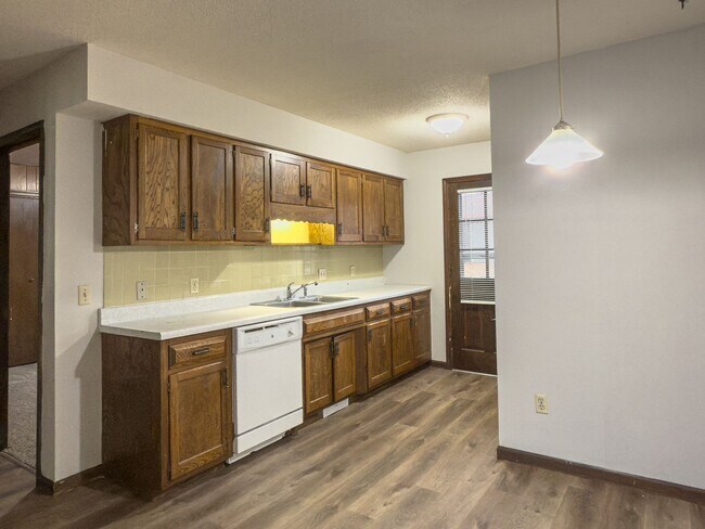 Building Photo - 2447-2447 E Heying Dr