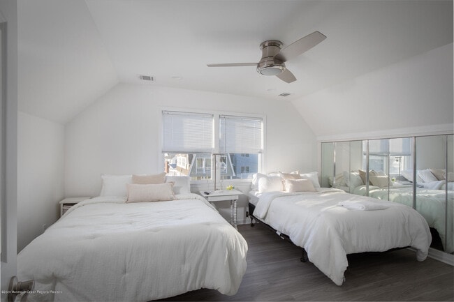 Building Photo - 502 Sunset Blvd