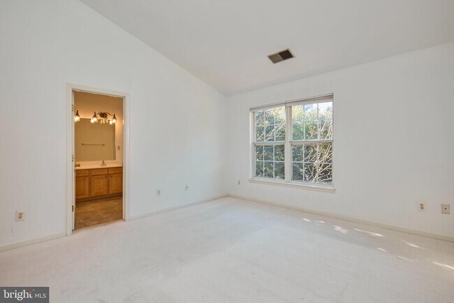 Building Photo - 11485 Carriage Gate Ct