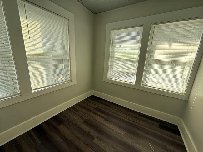 Building Photo - 316 4th St