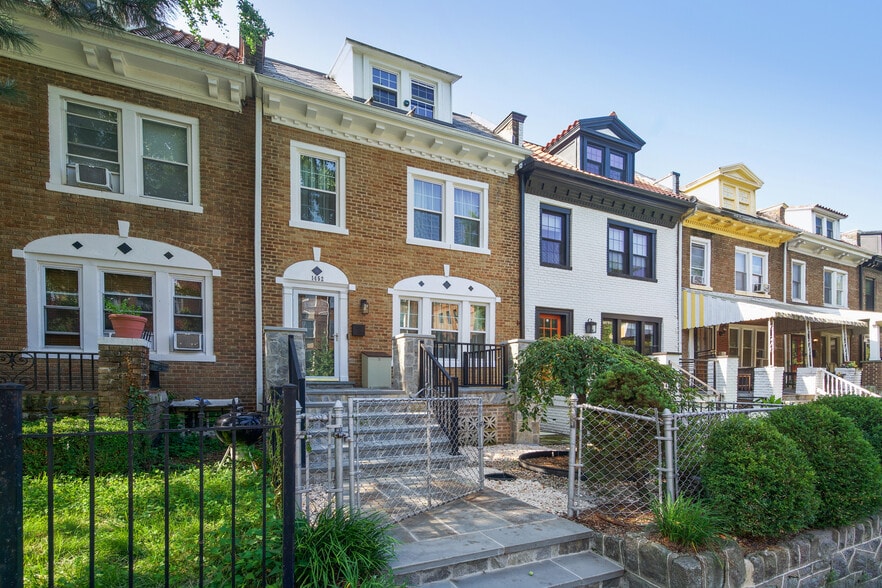 Primary Photo - 1452 Spring Rd NW