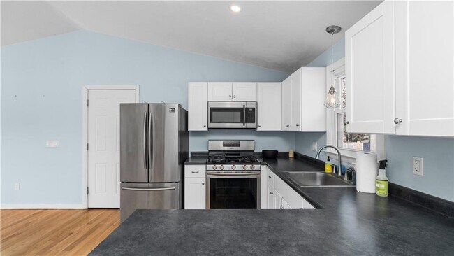 Building Photo - 82 Primrose Dr