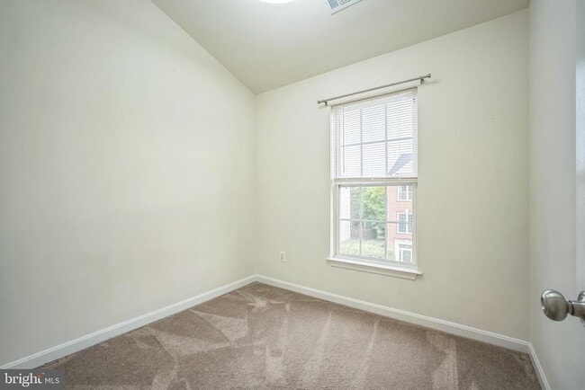 Building Photo - 13013 Park Crescent Cir